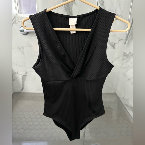 H&M women’s bodysuit (PAIR of 2) black and white - Picture 2 of 14